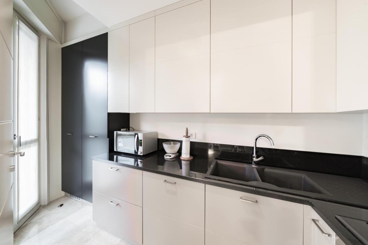 Residenza Al Vittoriale - By Host4U Appartement Gardone Riviera Buitenkant foto