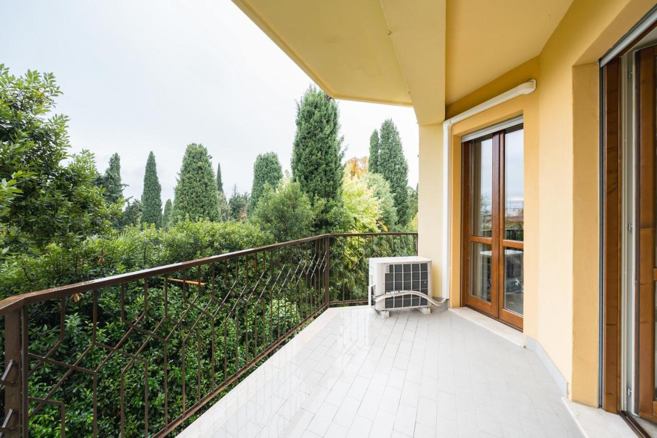 Residenza Al Vittoriale - By Host4U Appartement Gardone Riviera Buitenkant foto