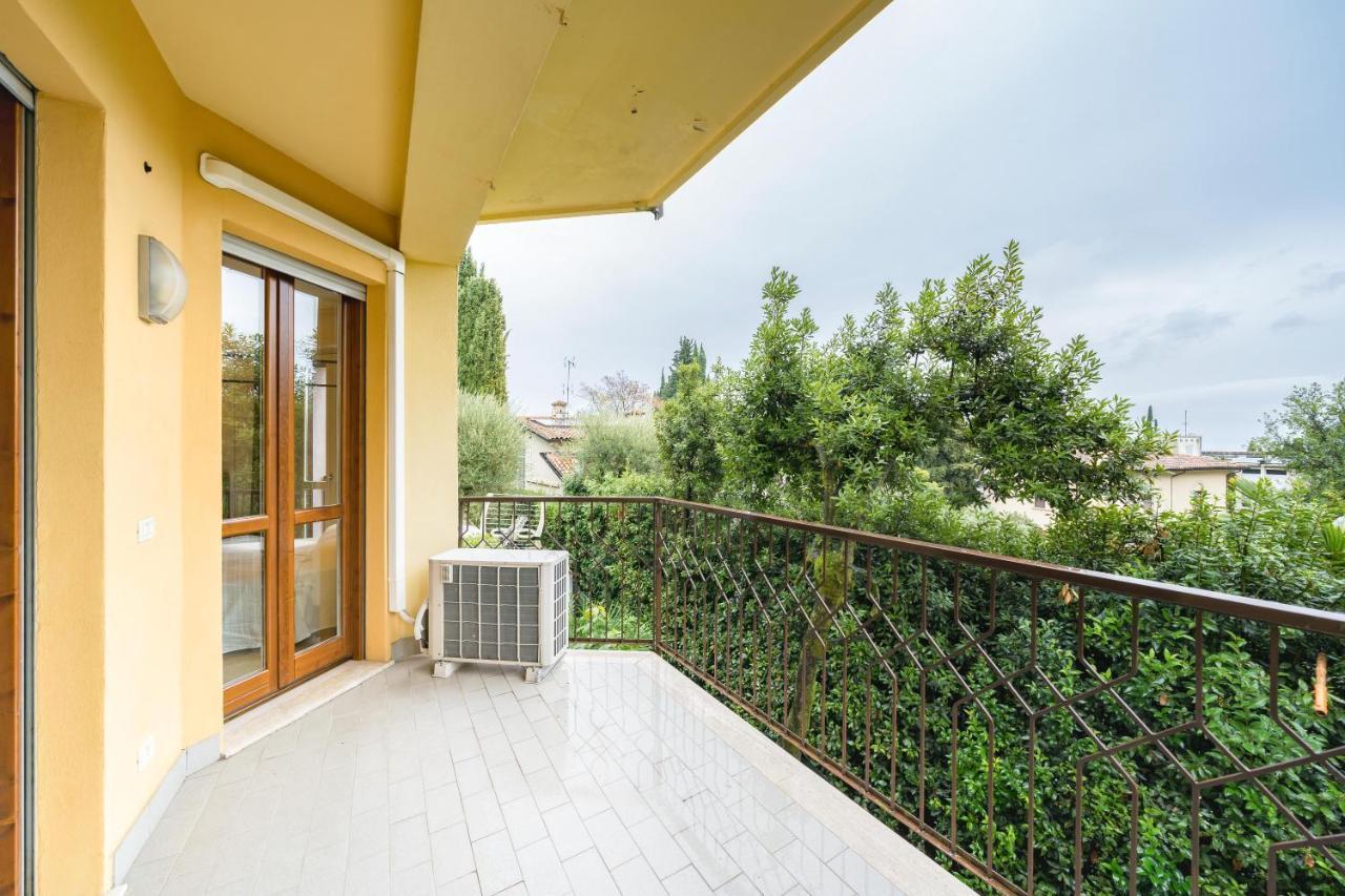 Residenza Al Vittoriale - By Host4U Appartement Gardone Riviera Buitenkant foto
