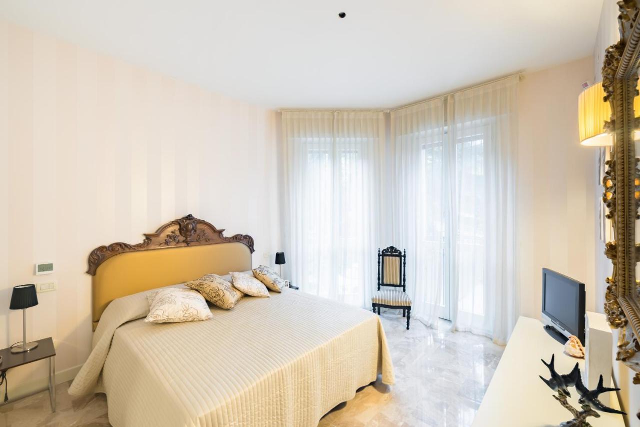 Residenza Al Vittoriale - By Host4U Appartement Gardone Riviera Buitenkant foto