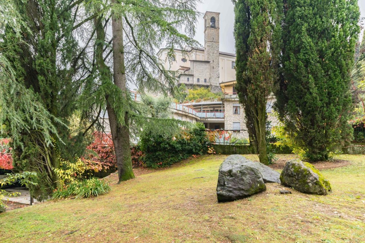 Residenza Al Vittoriale - By Host4U Appartement Gardone Riviera Buitenkant foto