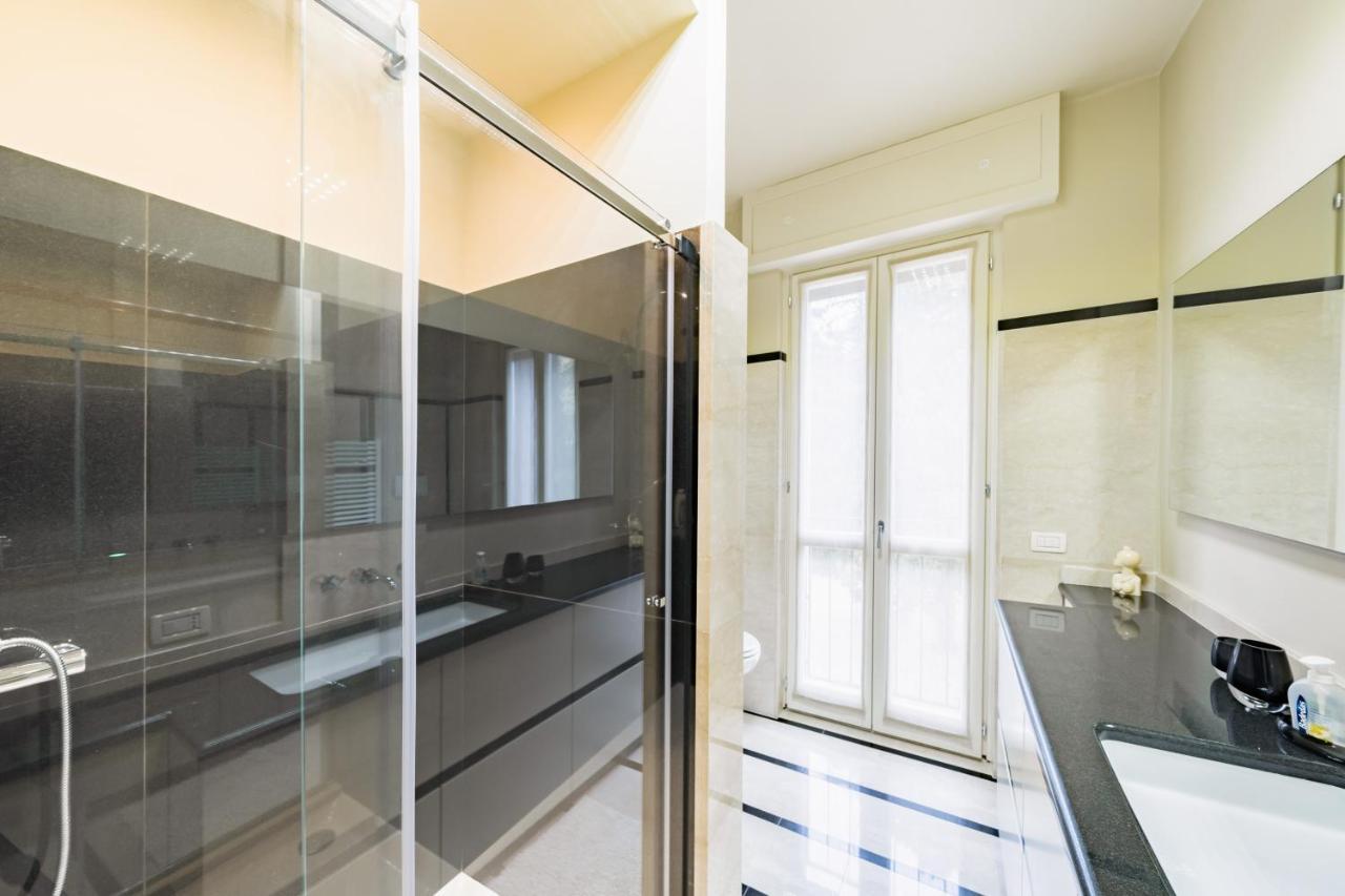 Residenza Al Vittoriale - By Host4U Appartement Gardone Riviera Buitenkant foto